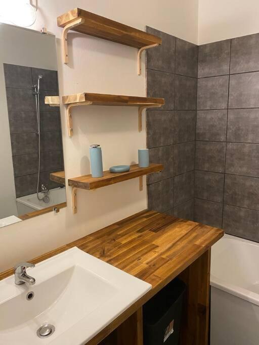 Appartement Proche Conservatoire Hyper Centre Reims Esterno foto